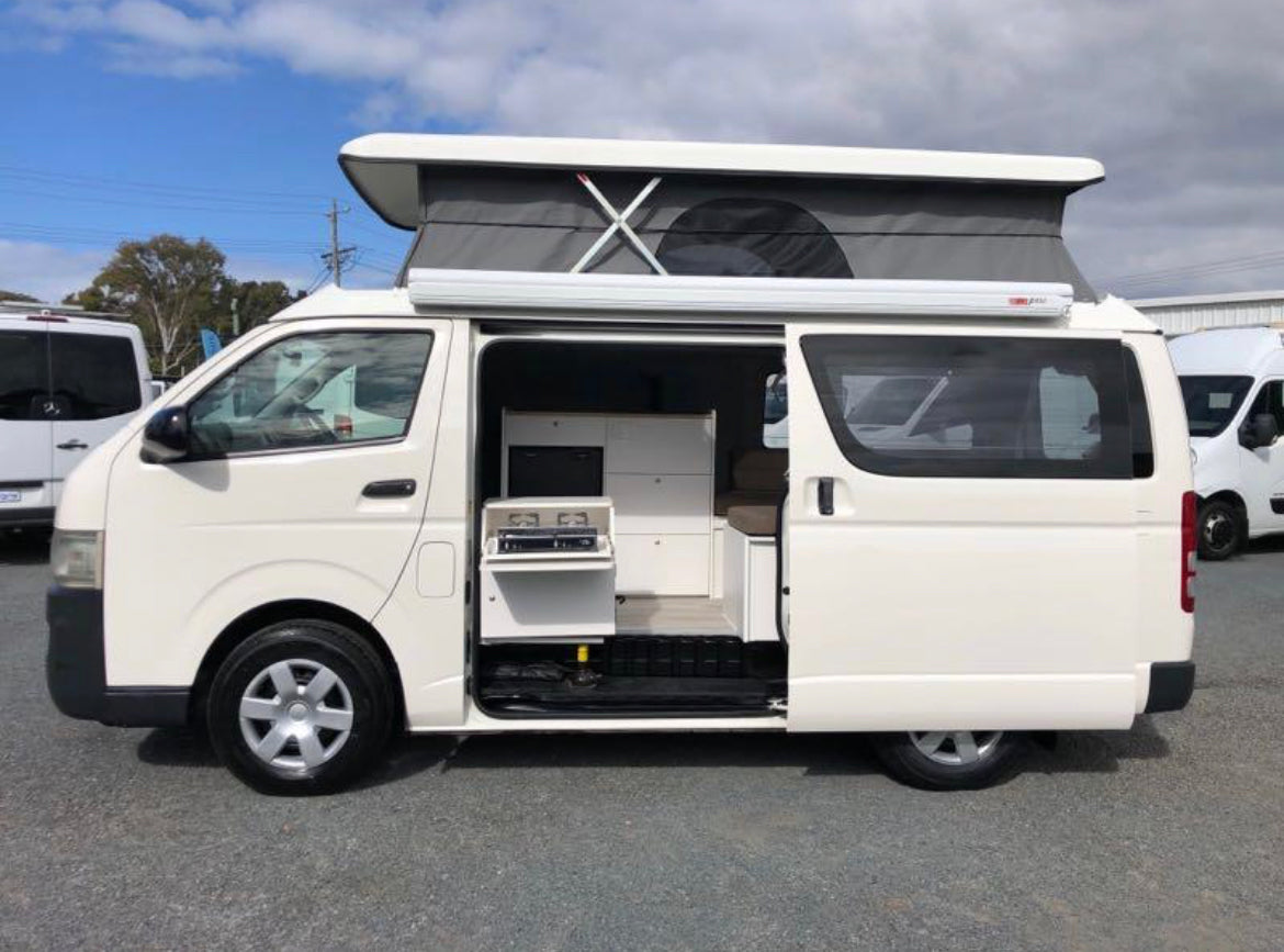 Toyota Hiace - Poptop Campervan 2007 Manual