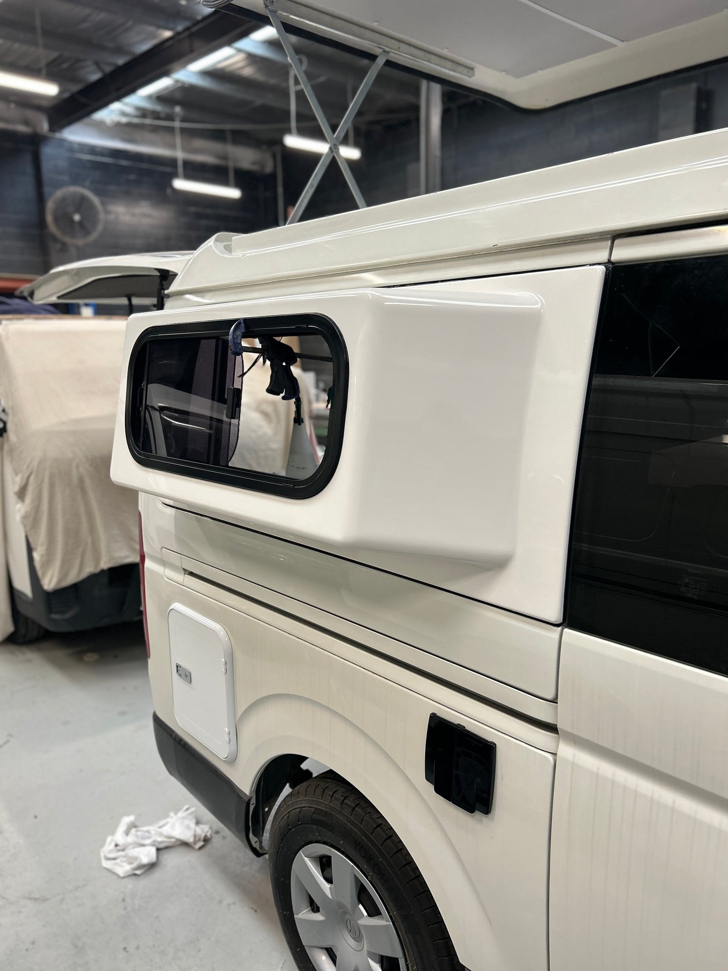 Toyota Hiace 200 Series: Side flares LWB/XLWB