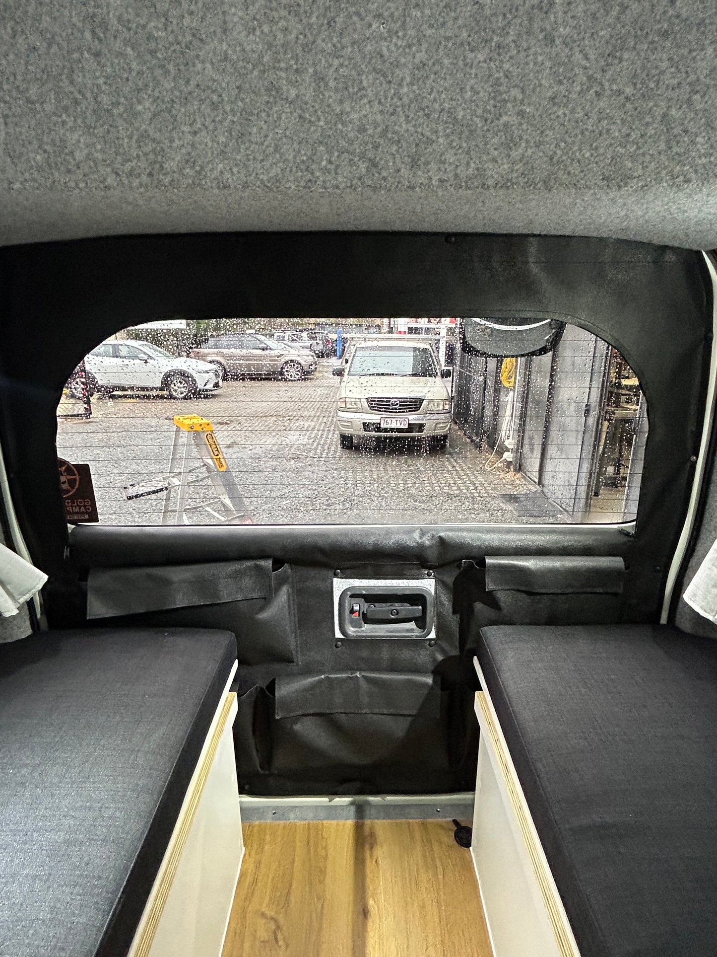 Toyota Hiace 200 Series: Rear tailgate shade and storage system