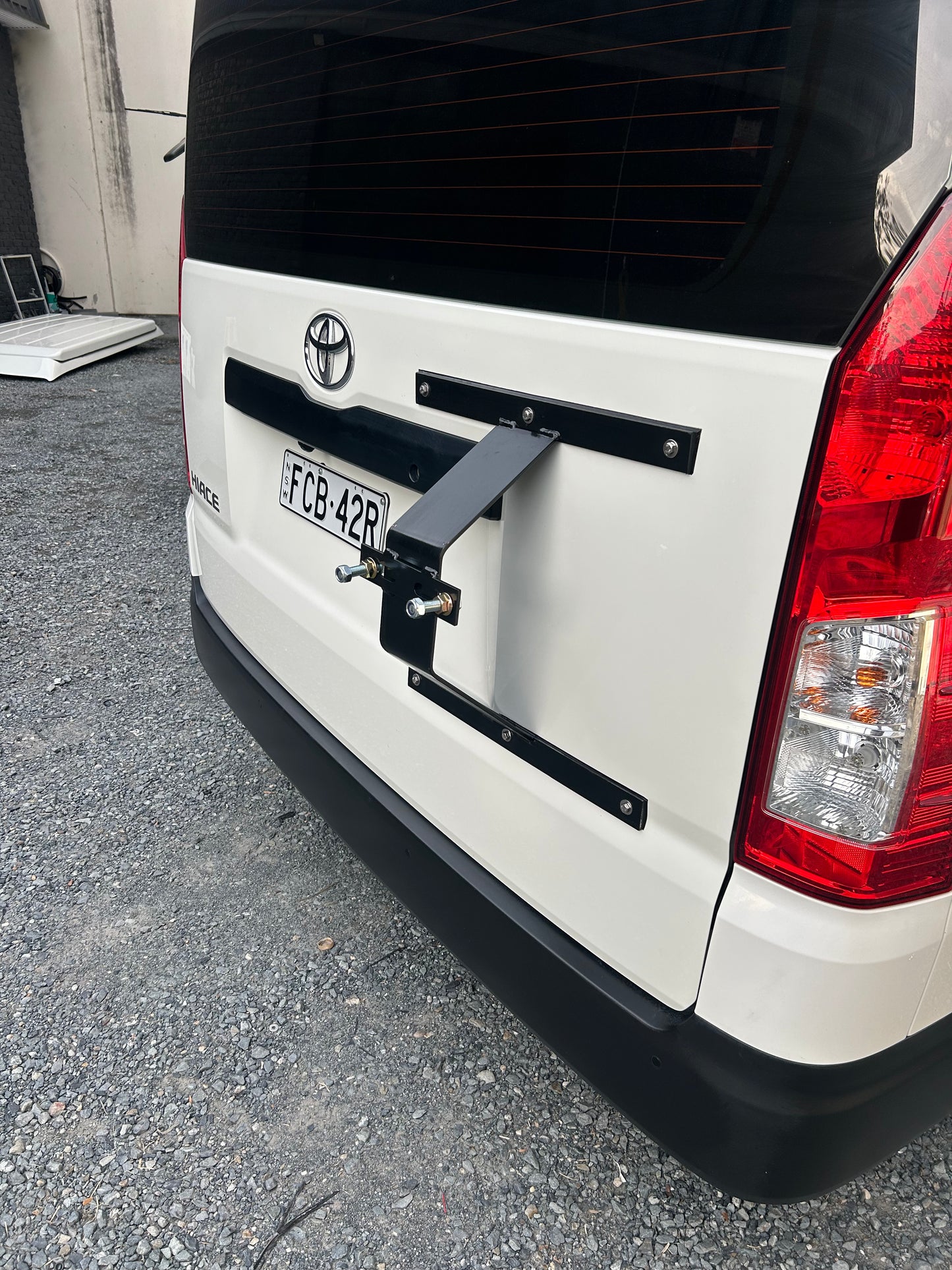 Universal spare wheel carrier